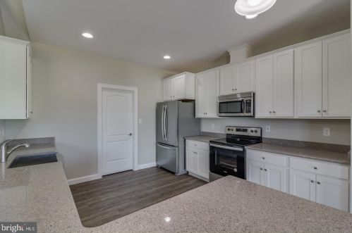 117 Pond Dr, Milton DE  19968-1156 exterior