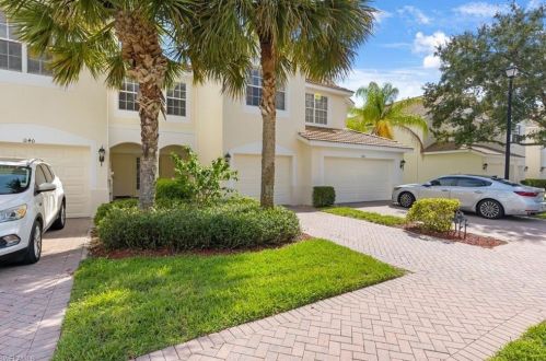 1144 Oxford Ln, Naples, FL 34105-4817