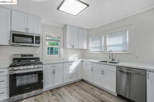 2039 96 Ave, Oakland CA 94603-1936 exterior