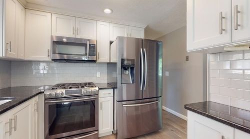 13 Larchmont Dr, Coventry RI exterior