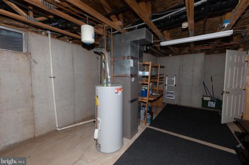 815 Dresher Woods Dr, Dresher PA  19025-1528 exterior