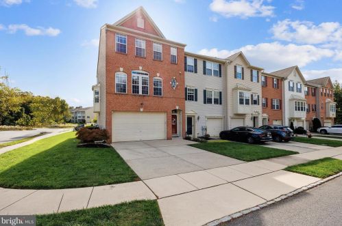 212 Ironwood Dr, West Deptford, NJ 08096-5569
