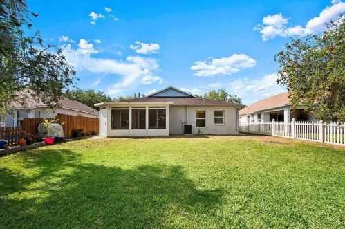 7640 Blue Spring Dr, Land O Lakes FL  34637-7488 exterior