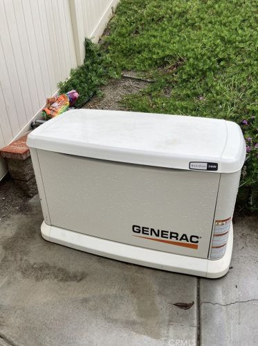 1371 Kirkmichael Cir, Riverside CA  92507-8426 exterior