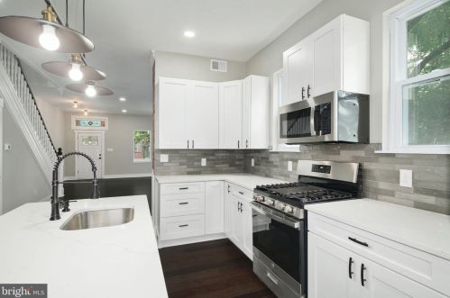 210 Market St, Gloucester NJ  08030-1907 exterior