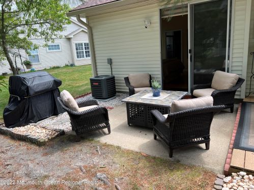 39 Riva Blvd, Bricktown NJ 08723-7983 exterior