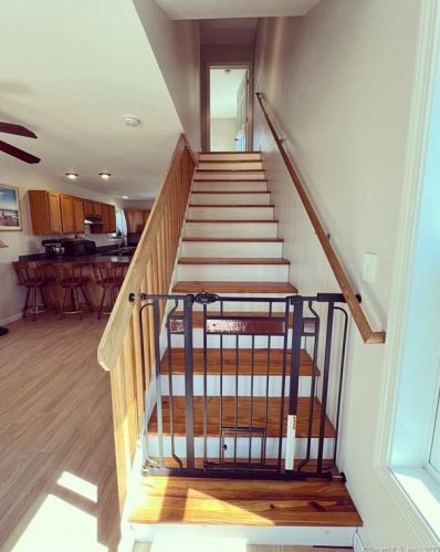 73 Spruce St, Norwich CT  06351-2328 exterior