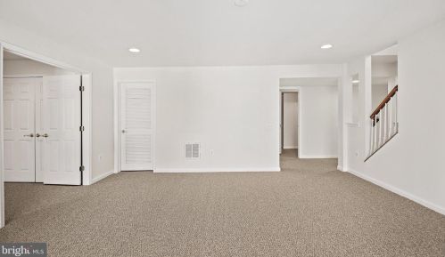 9450 Raith Ct, Bristow VA  20136-3505 exterior