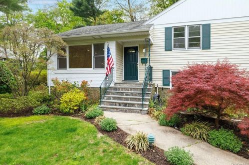 4 Pine Ridge Rd, Rye Brook, NY 10573-1415