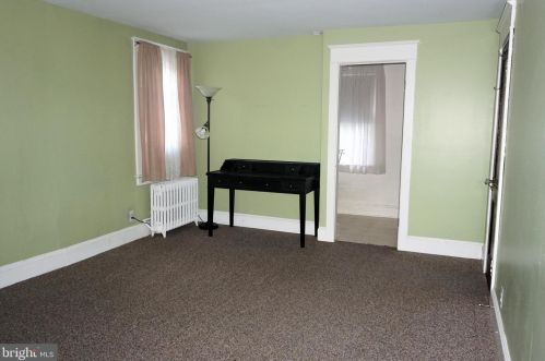 527 Latona Ave, Trenton NJ 08618-2439 exterior