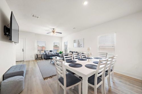 3610 Sealy St, Galveston TX 77550-4029 exterior