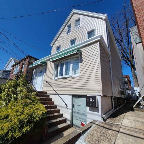 7519 1st Ave, North Bergen, NJ 07047-5429