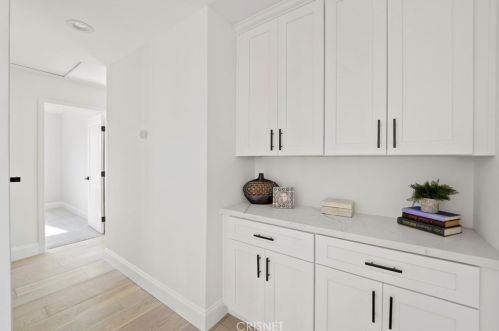 24370 Mornington Dr, Santa Clarita CA  91355-2037 exterior