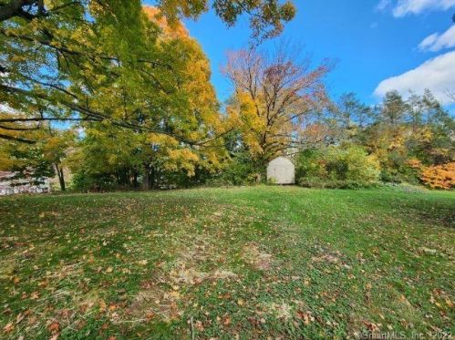 222 Thorpe Ave, Meriden CT  06450-9206 exterior