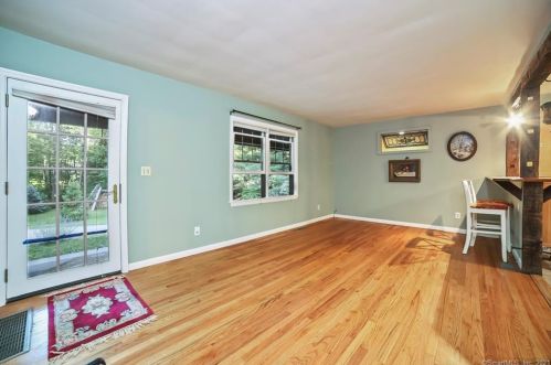 646 Branchville Rd, Ridgefield CT  06877-6128 exterior