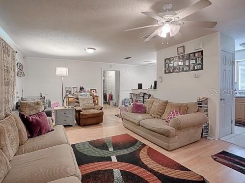 705 Maple Ave, Fruitland Park FL  34731-2102 exterior