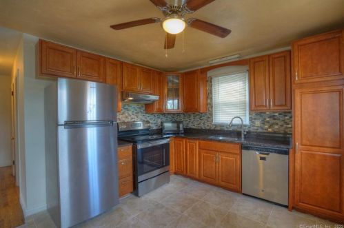40 Carter Rd, Groton CT  06340-3401 exterior