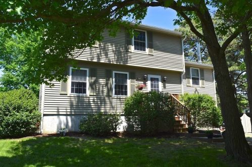 1 Blackhall Ct, Marion, MA 02738-1304