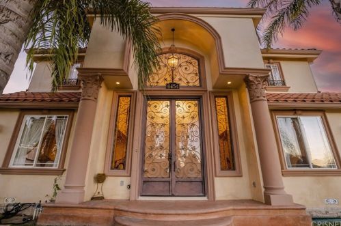 6454 Bonner Ave, North Hollywood, CA 91606-2702