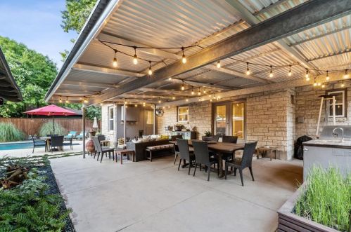 9335 Frst Hl Blvd, Dallas TX 75218-4004 exterior