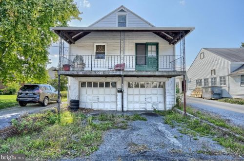 1713 Caracas Ave, Swatara, PA 17033-1111