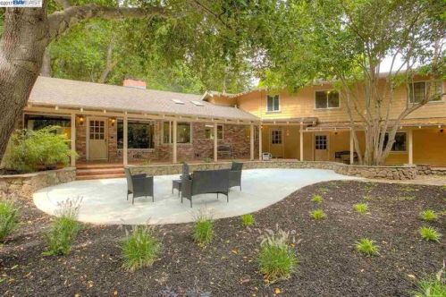 345 Love Ln, Danville, CA 94526-3251