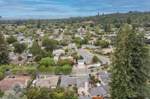 2128 Hvn Dr, Santa Rosa CA 95404-3221 exterior