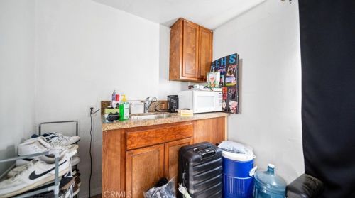 10800 State St, Lynwood CA  90262-1827 exterior