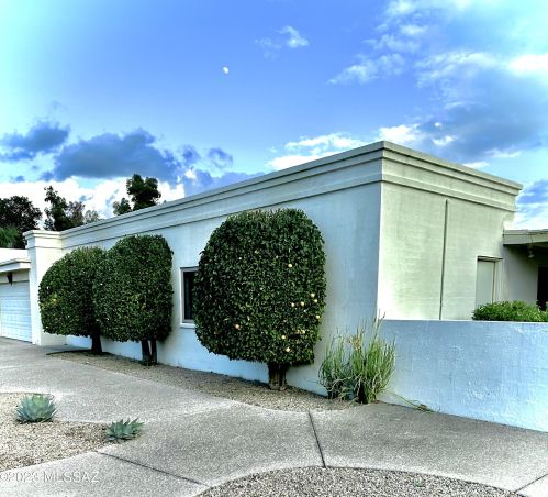 2765 Casas Dr, Tucson, AZ 85742-9089