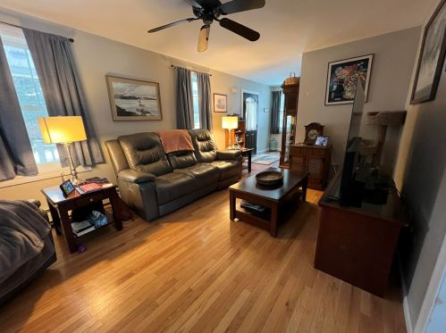 1 Ash St, Northwood NH  03261-3906 exterior