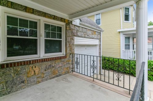 26 Hinsdale Ave, Floral Park, NY 11001-1502