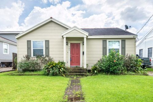 701 Betz Ave, New Orleans, LA 70121-2416