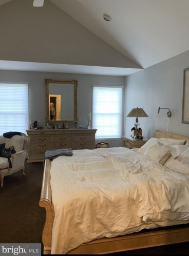 135 Sawgrass Dr, Blue Bell PA  19422-3209 exterior