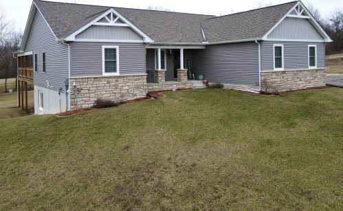 14734 Perry Rd, Laurelville, OH 43135-9708