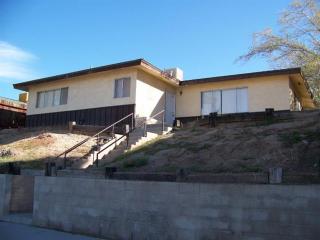 104 Desert View Dr, Barstow, CA 92311-3815