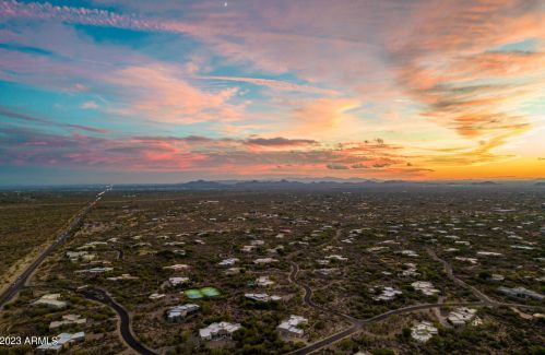 8400 Dixileta Dr, Scottsdale AZ 85266-2256 exterior