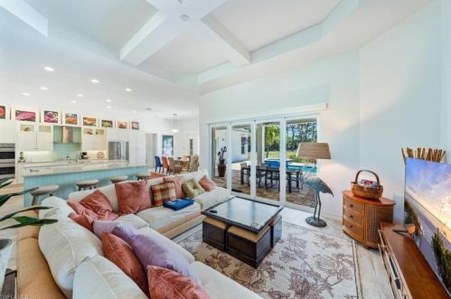 230 Ridge Dr, Naples, FL 34108-2934