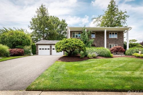 14 Ottawa Rd, Morganville, NJ 07751-1347