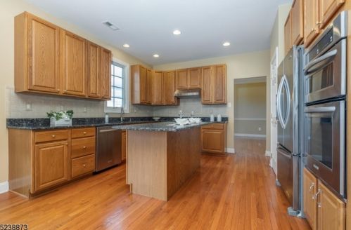 10 Providence Dr, Flemington NJ  08822-3447 exterior