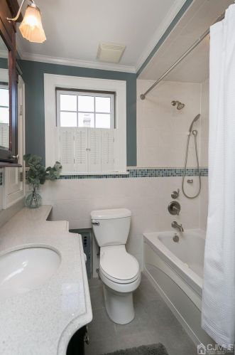 23 Bounty St, Metuchen NJ  08840-2501 exterior