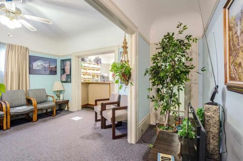 478 36 St, Oakland CA 94609-2327 exterior