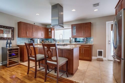 3753 Snowden Ave, Long Beach CA  90808-2226 exterior