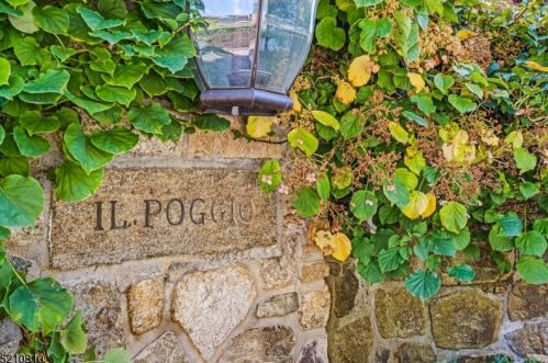80 Peachcroft Dr, Bernardsville, NJ 07924-1007