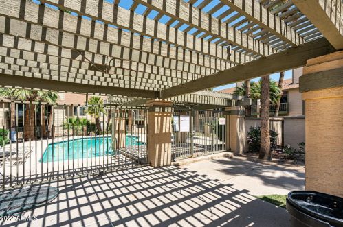 5236 Peoria Ave, Glendale AZ  85302-1621 exterior