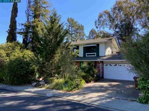 2585 Moraga Dr, Pinole, CA 94564-1236