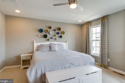 15399 Rosemont Manor Dr, Haymarket VA  20169-6271 exterior