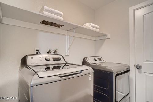 8007 7th Ave, Phoenix AZ  85021-5613 exterior