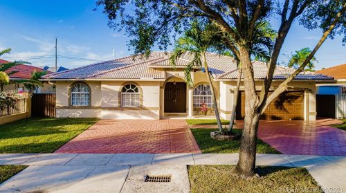 8751 170th Ter, Hialeah, FL 33018-6634