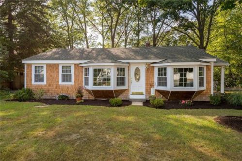 18 Olney Ave, Lincoln, RI 02865-3918