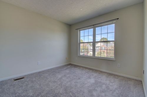 1733 Greatwood Dr, Florence KY  41042-8121 exterior